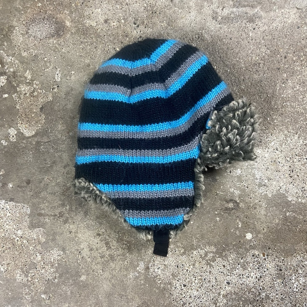 Vintage Y2K Knit Trapper Hat Blue Faux Fur Ear Flap Chin Strap Closure